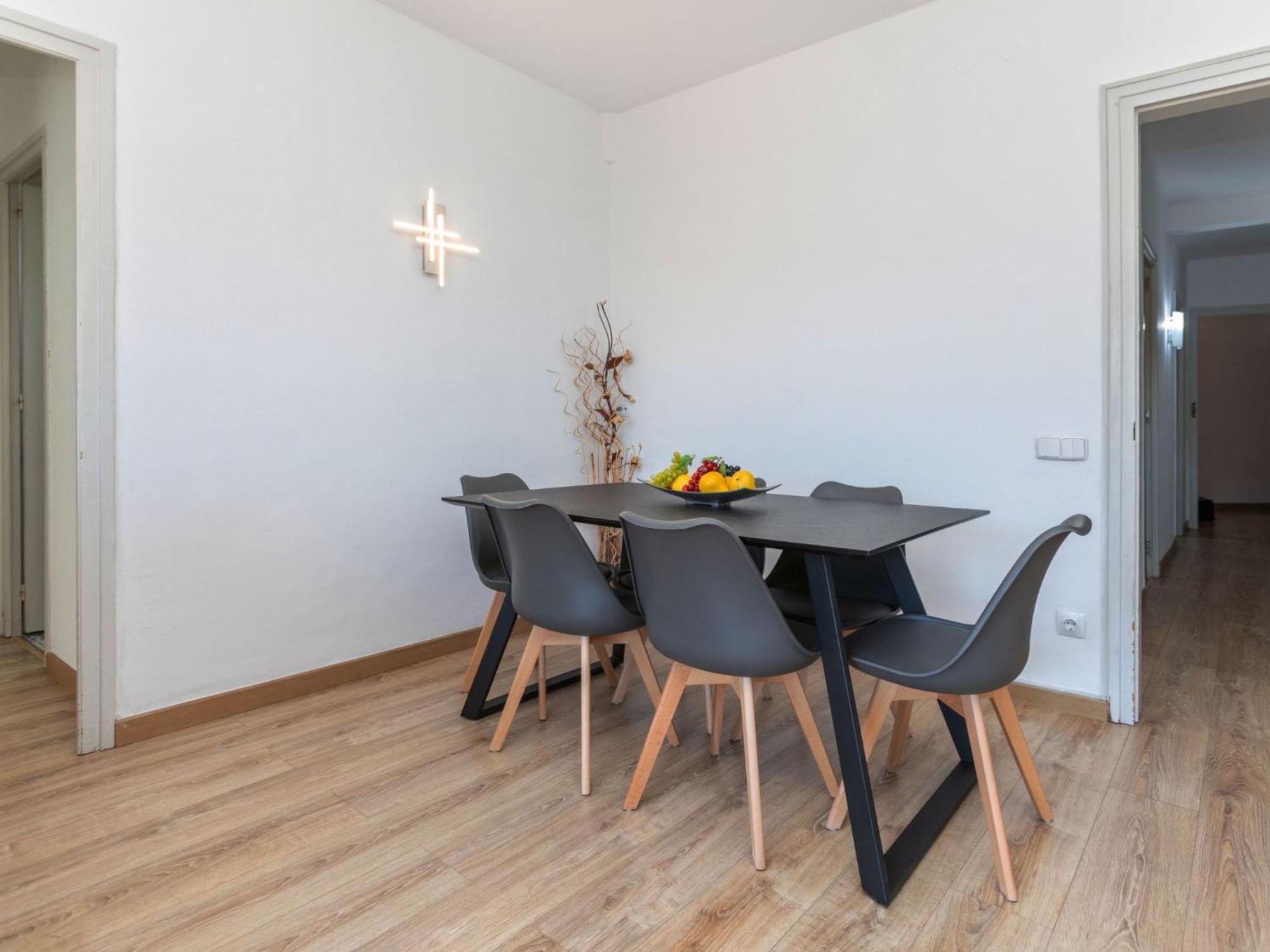 Apartment Eixample Esq Rocafort Diputacio By Interhome Barcelona Eksteriør bilde
